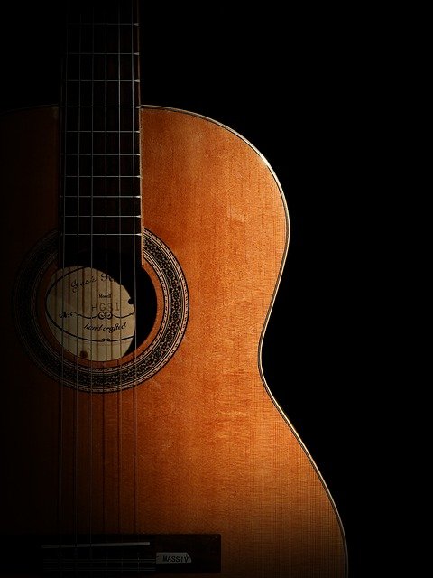 guitar-2141120_640